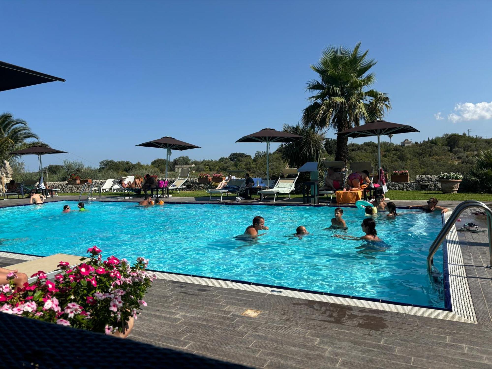 Domus Hyblaea Resort ปาลัซโซ อาเกรอิเด ภายนอก รูปภาพ