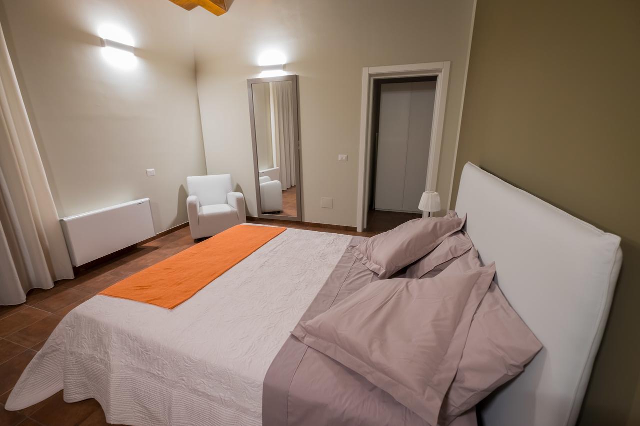 Domus Hyblaea Resort ปาลัซโซ อาเกรอิเด ภายนอก รูปภาพ
