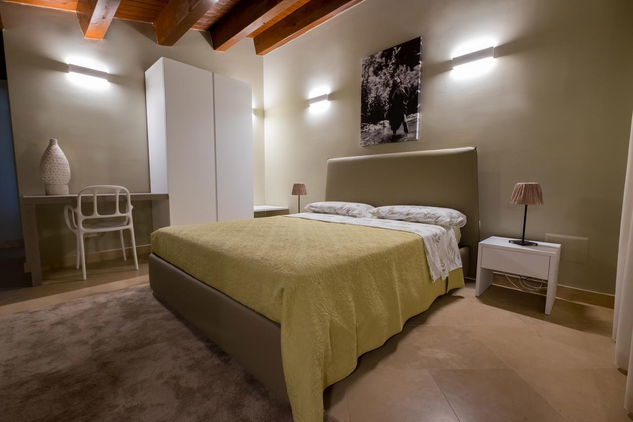 Domus Hyblaea Resort ปาลัซโซ อาเกรอิเด ภายนอก รูปภาพ