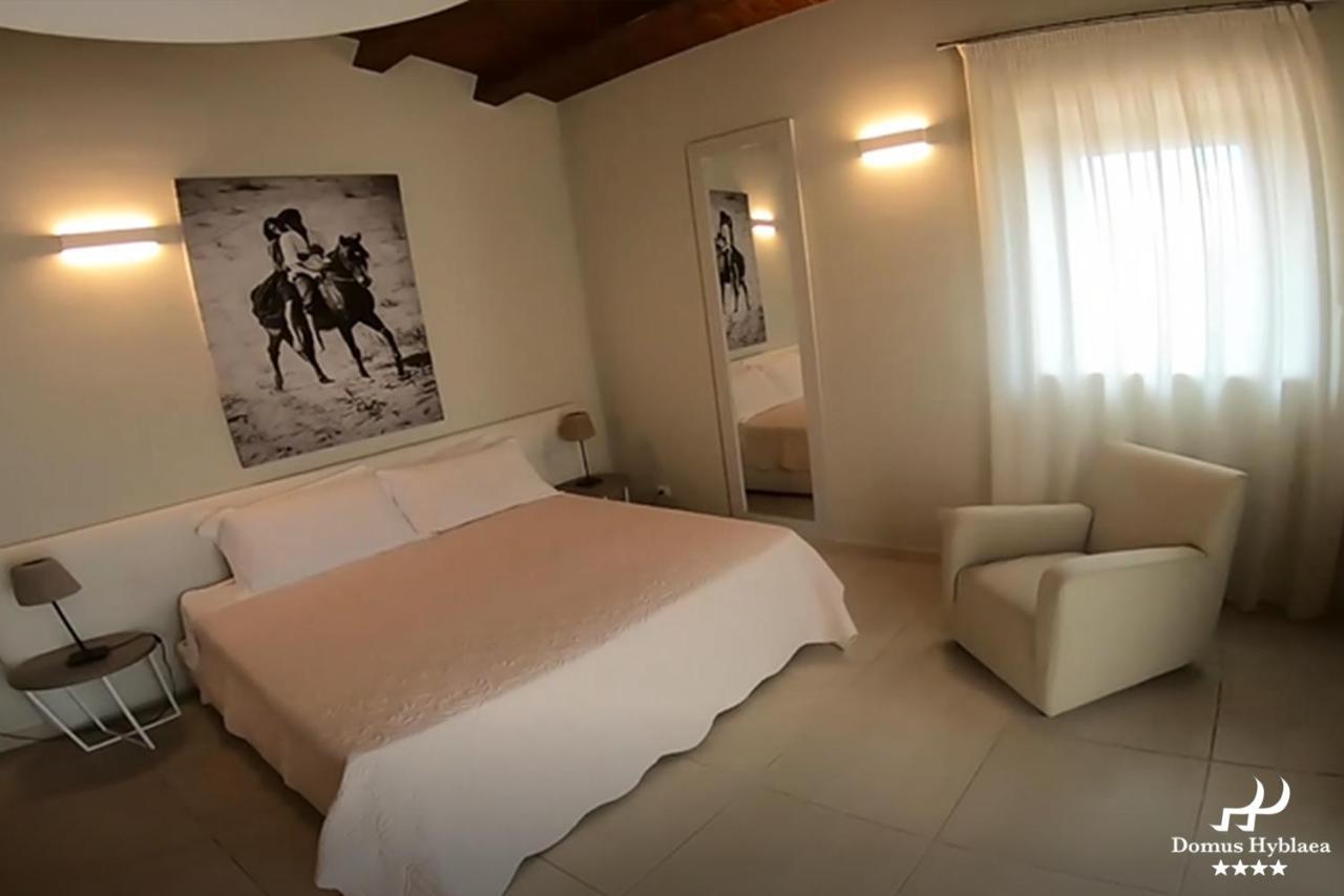 Domus Hyblaea Resort ปาลัซโซ อาเกรอิเด ภายนอก รูปภาพ